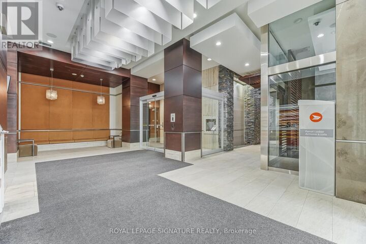Property Photo:  330 Burnhamthorpe Road West 1402  ON L5B 0E1 