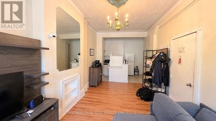 Property Photo: 149 Gerrard Street East Unit 1 ON M5A 2E4