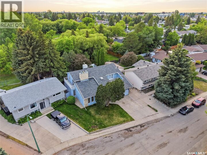 Property Photo:  206 Willoughby Crescent  SK S7H 4W7 