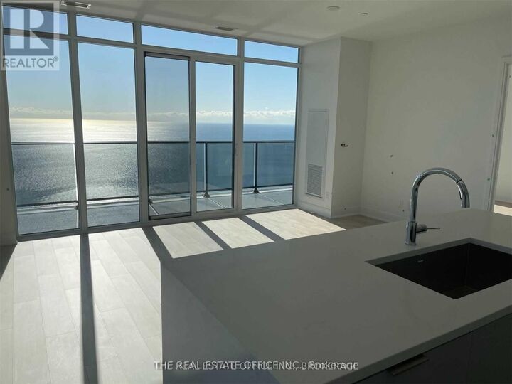 Property Photo: 70 Annie Craig Drive 4504 ON M8V 0C4