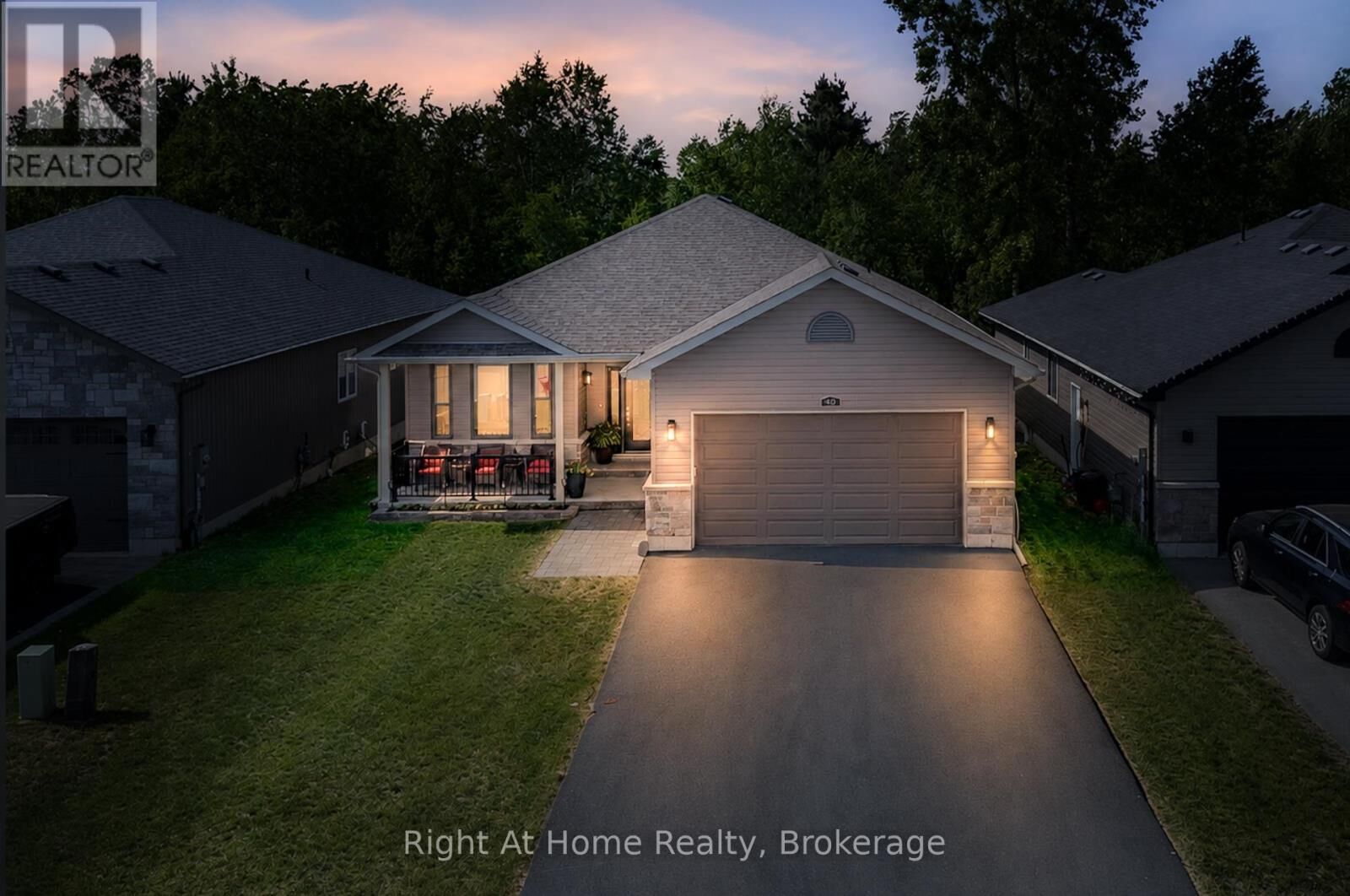 Property Photo:  40 Birchmount Street  ON K8V 0A8 