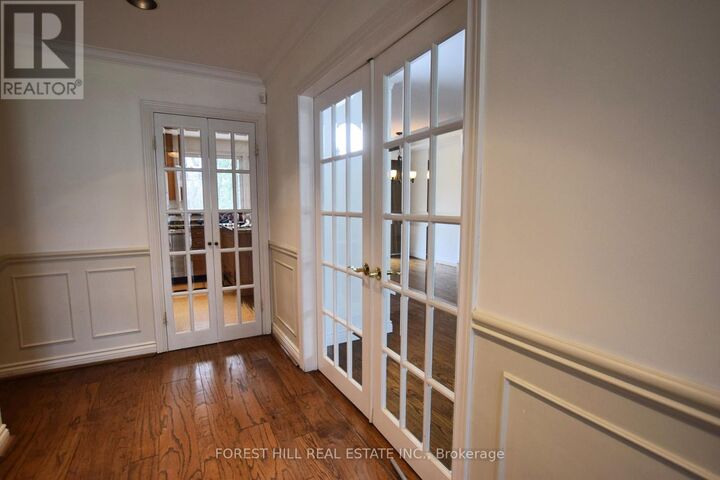 Property Photo:  221 Park Home Avenue  ON M2R 1A1 