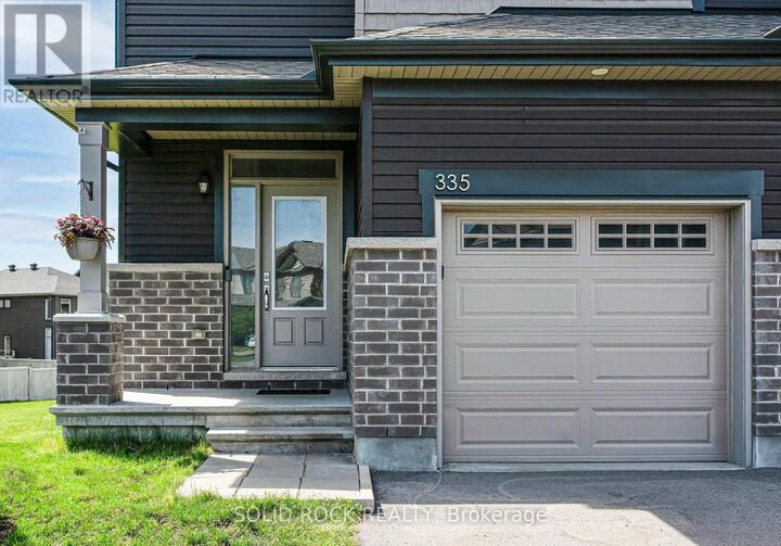 Property Photo:  335 Grackle Street  ON K1X 0G6 