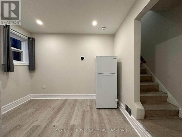 Property Photo:  151 Dynevor Road Upper  ON M6E 3X5 