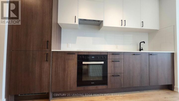 Property Photo:  5 Quarrington Lane 1506  ON M3C 1H7 