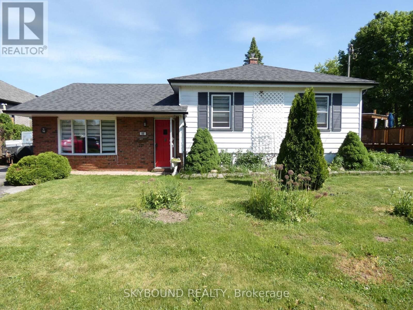 Property Photo:  98 Barton Street 1  ON L9T 1C9 