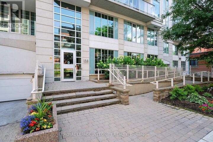 Property Photo:  138 Somerset Street 203  ON K2P 0A3 