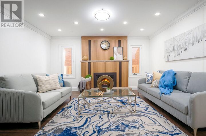 Property Photo:  5 Tulip Drive  ON L6Y 3T1 