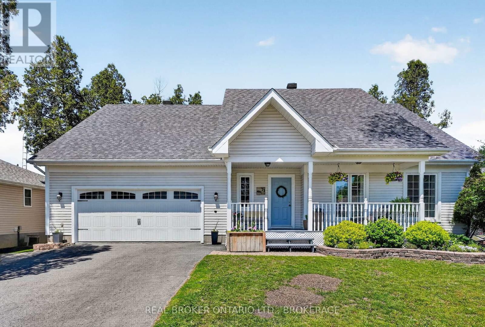 Property Photo:  71 Hickory Street  ON K0C 1M0 