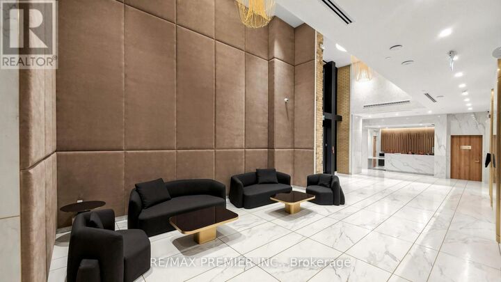 Property Photo:  634 Church Street 3308  ON M4Y 0G9 