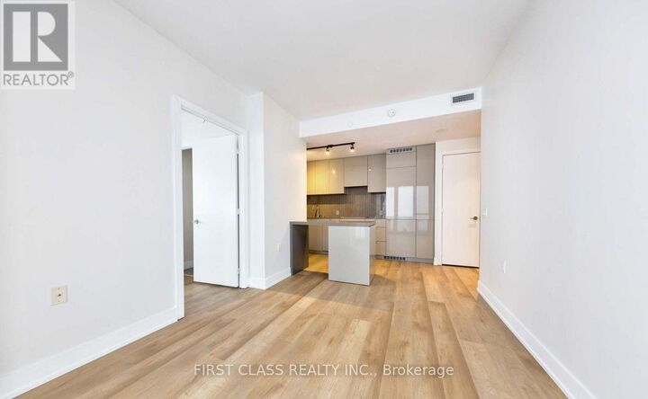 Property Photo:  7 Grenville Street 5305  ON M4Y 1A1 