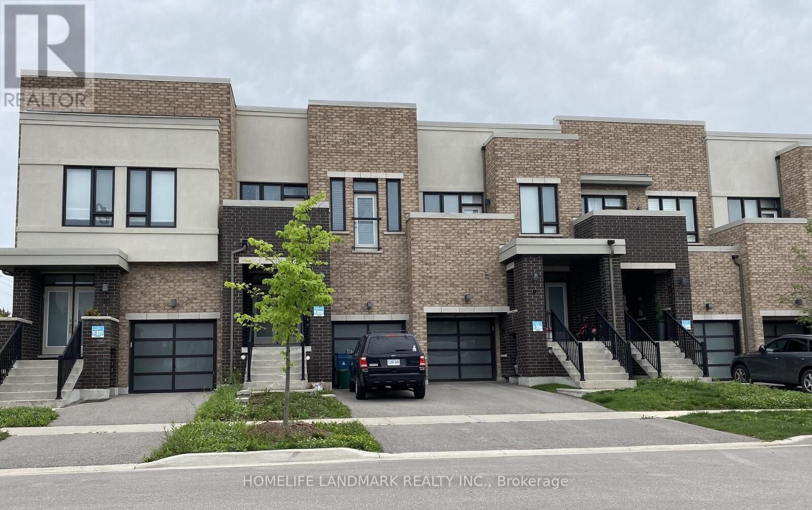 Property Photo:  11 Kohl Street  ON L4E 1C6 