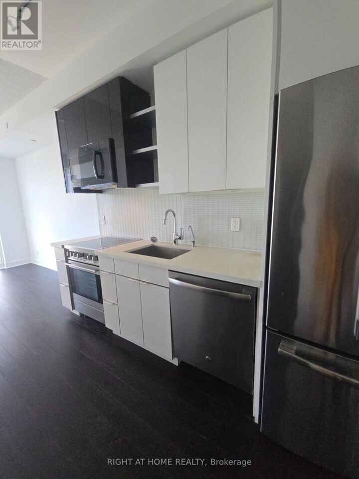 Property Photo:  33 Shore Breeze Drive 405  ON M8V 0G1 