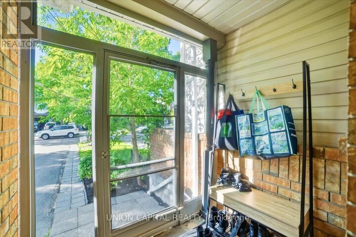 Property Photo:  31 Ochalski Road  ON L4G 7J3 