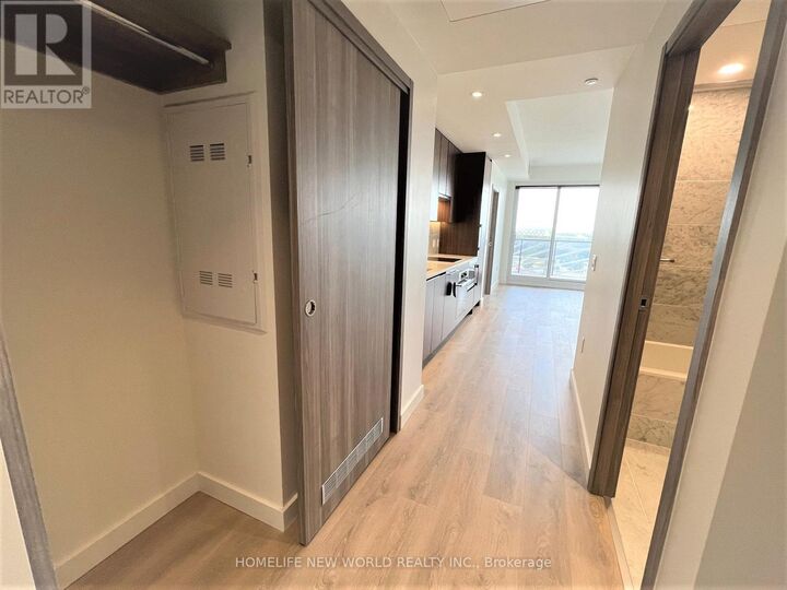 Property Photo:  85 McMahon Drive 1110  ON M2K 0C2 