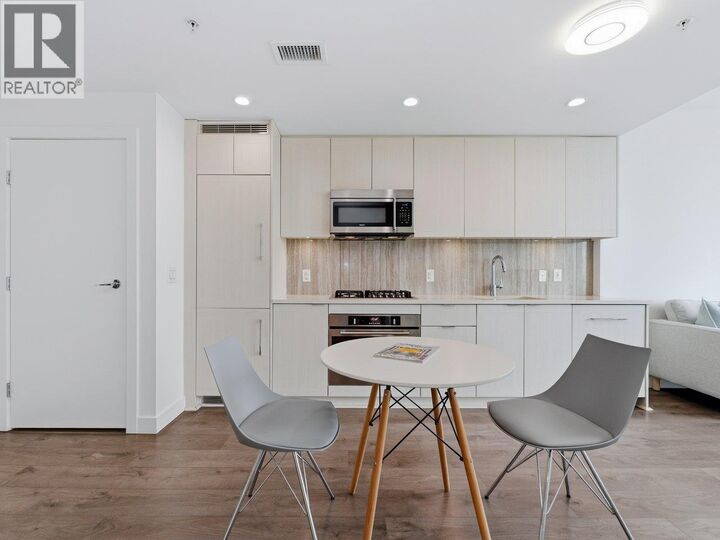 Property Photo:  5051 Imperial Street 1806  BC V5J 0J3 
