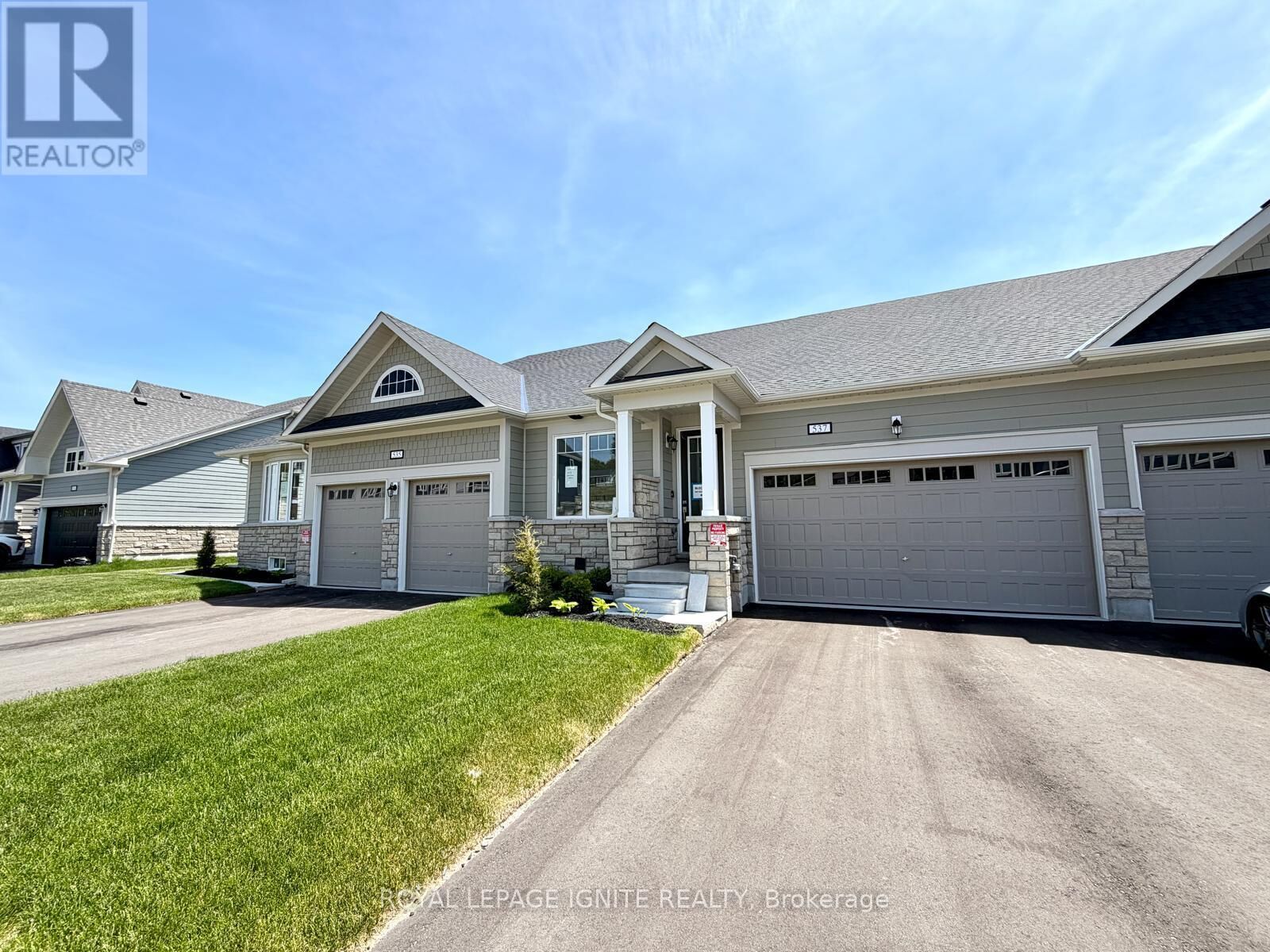 Property Photo:  537 Hudson Crescent  ON L4R 0J2 