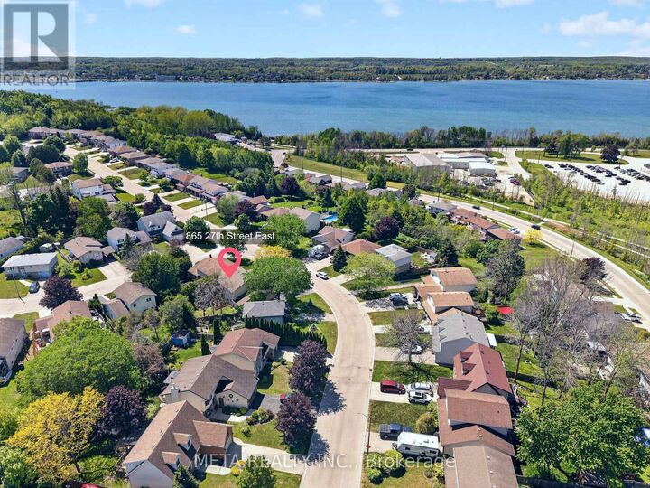 Property Photo:  865 27th Street  ON N4K 6S5 