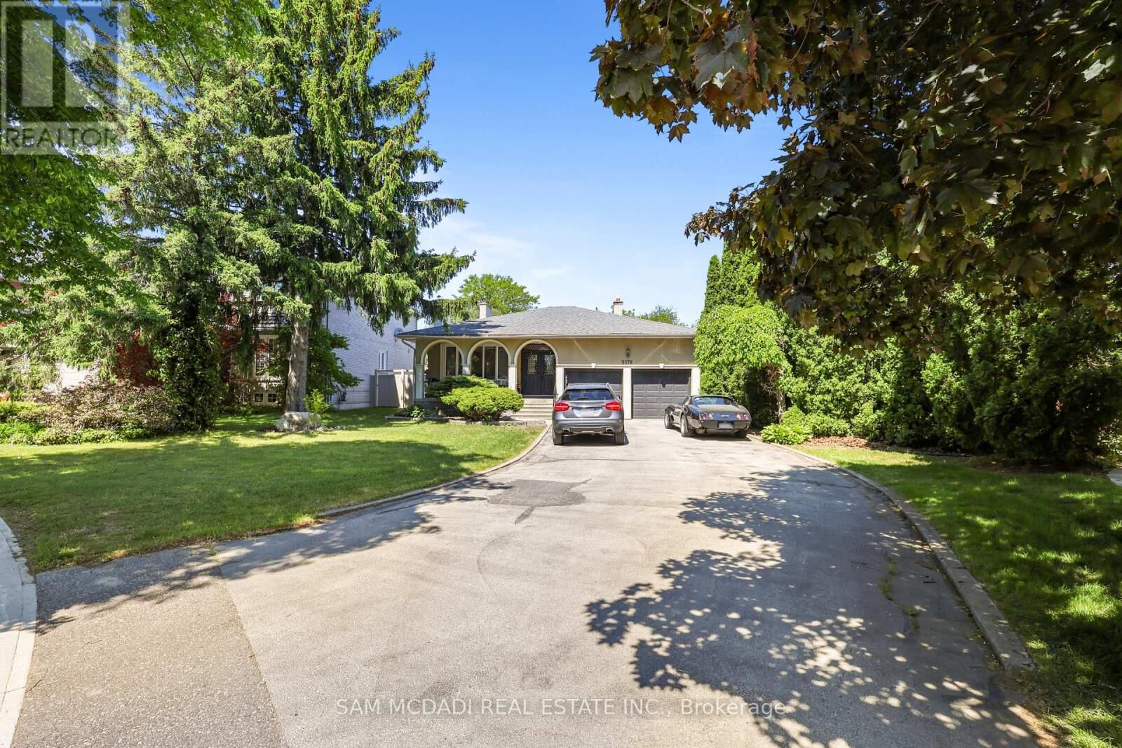 Property Photo: 5078 Durie Road ON L5M 2C7