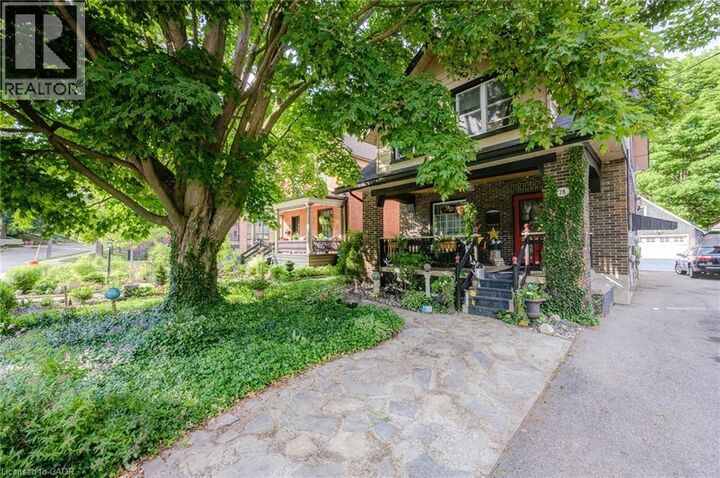 Property Photo:  78 Chestnut Street  ON N2H 1V1 