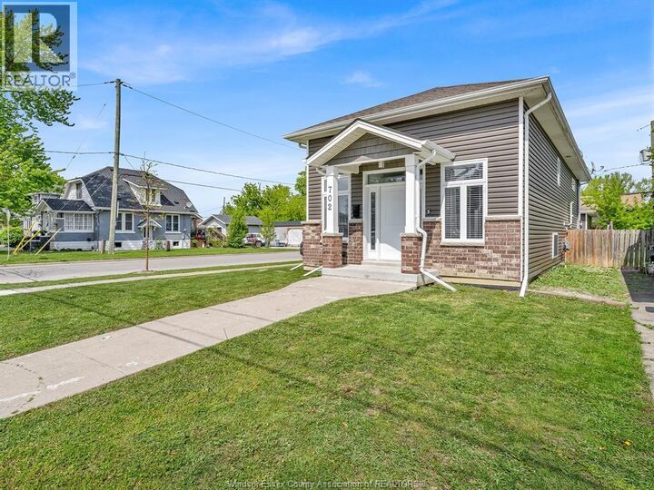Photo de la propriété:  702 Lesperance Road  ON N8N 1W7 