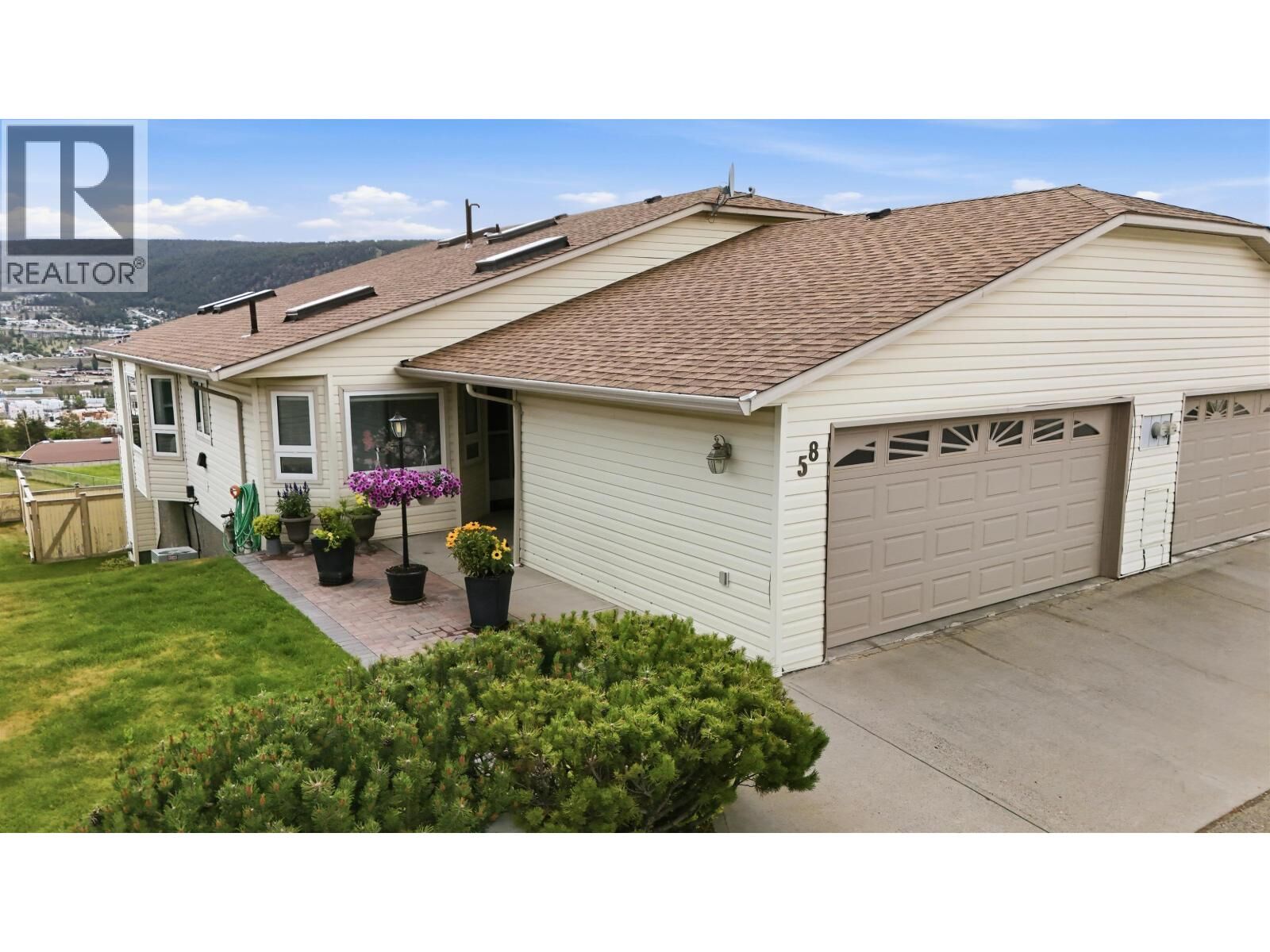 Property Photo: 500 Wotzke Drive 58 BC V2G 4S9