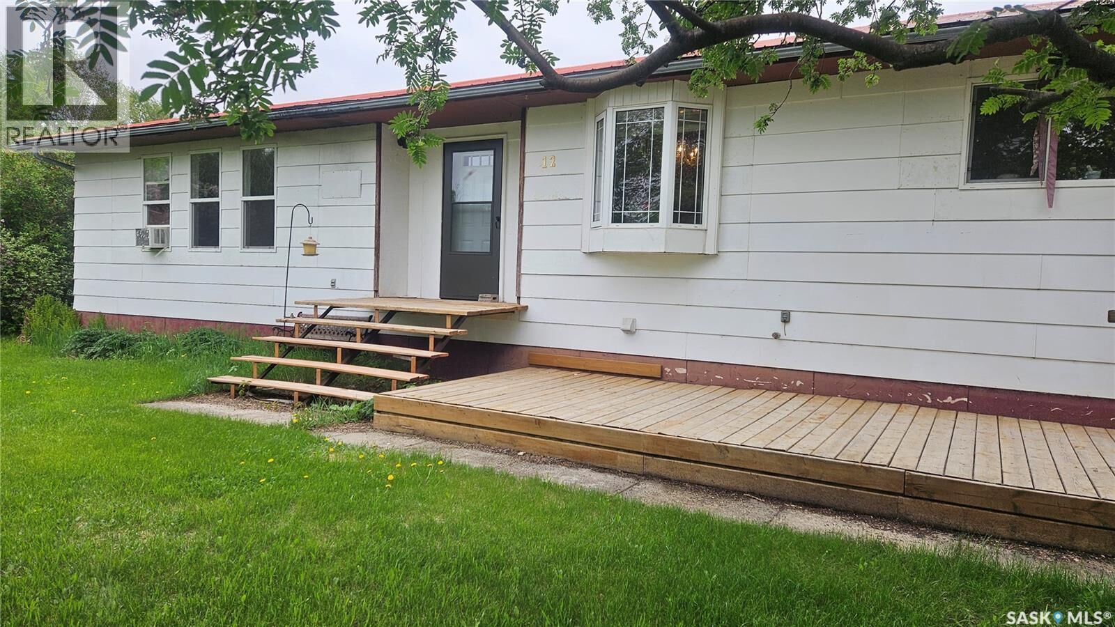 Property Photo:  12 3rd Avenue  SK S0K 3J0 