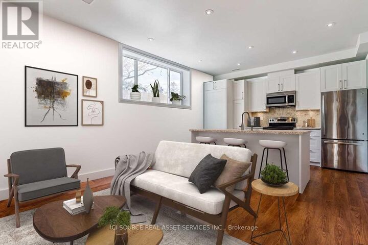 Property Photo:  19 Ivy Lea Crescent  ON M8Y 2B5 