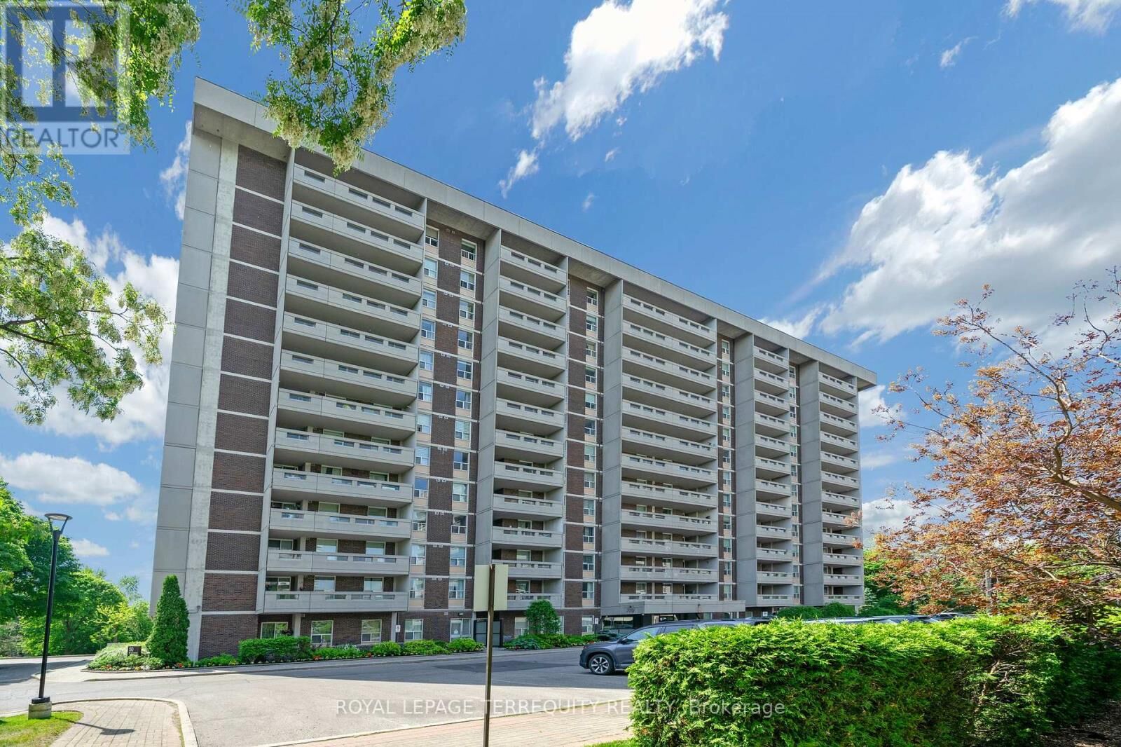 Property Photo:  50 Inverlochy Boulevard 804  ON L3T 4T6 