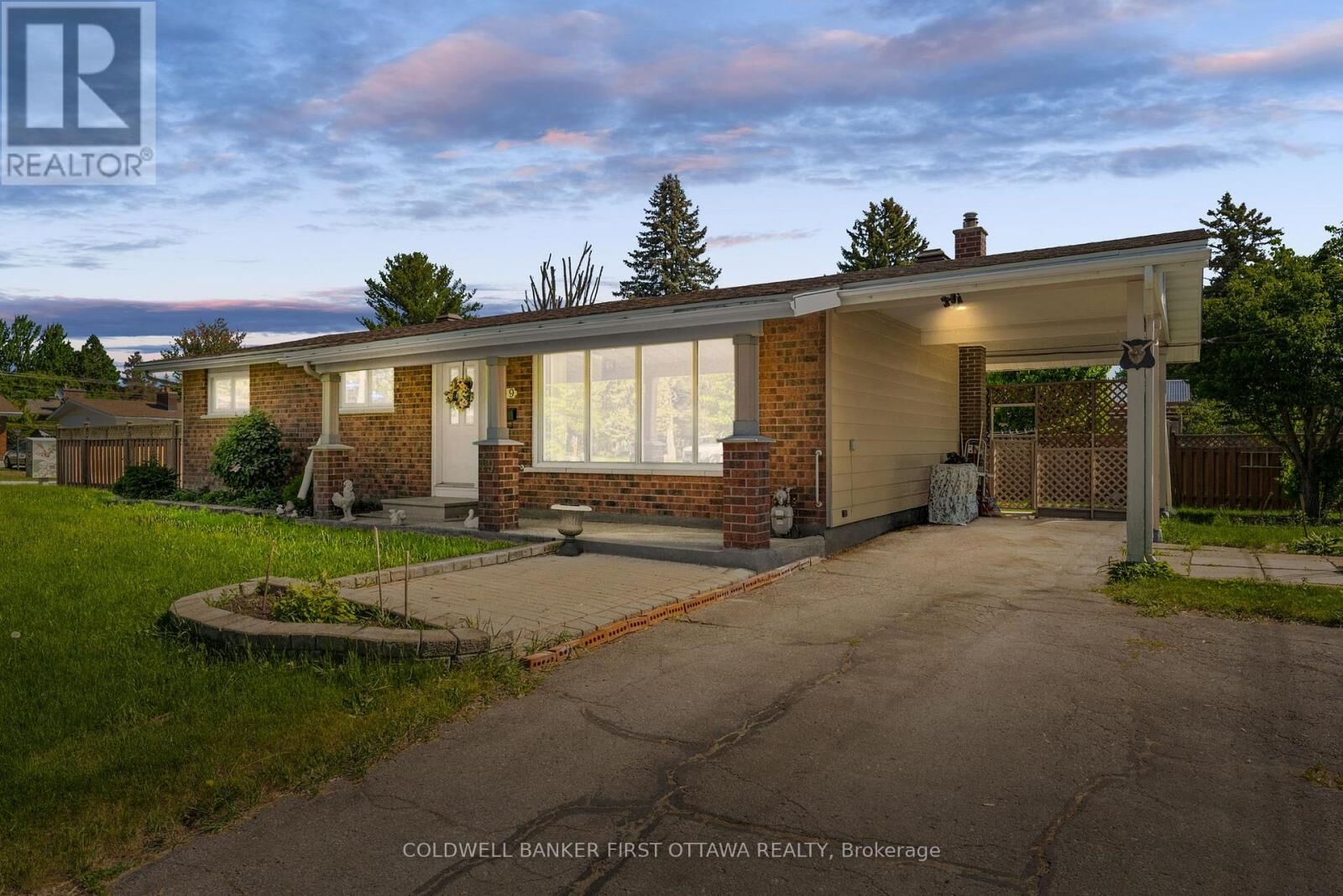Property Photo: 49 Higwood Drive ON K2E 5K9