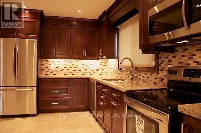 Property Photo:  162 Combe Avenue  ON M3H 4K3 