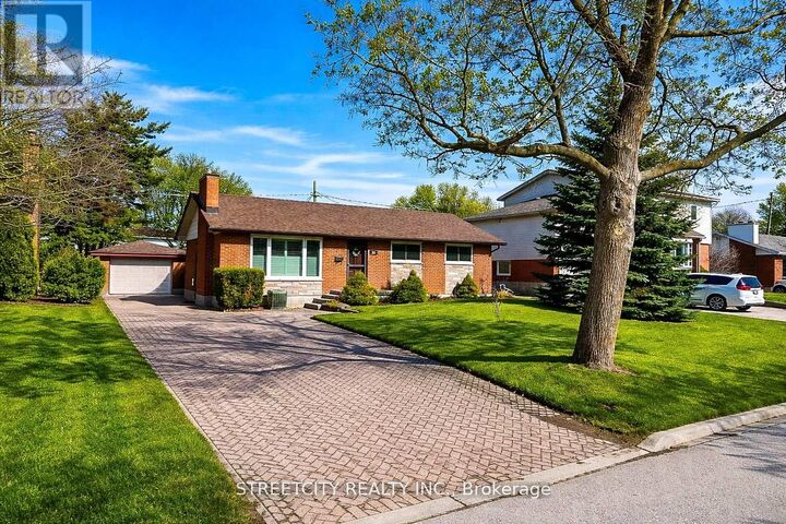 Property Photo:  306 Burlington Crescent  ON N5Z 3G5 