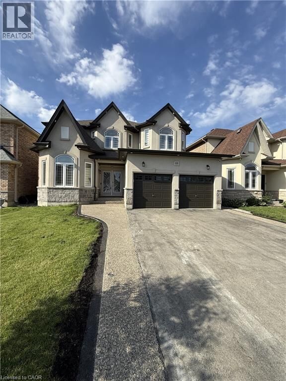 Photo de la propriété:  68 Dolomiti Court  ON L8J 3H5 
