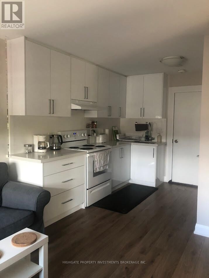 Property Photo:  835 Bloor Street West D  ON M6G 1M1 