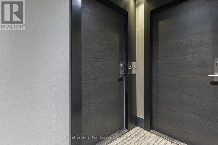 Property Photo:  33 Shore Breeze Drive 2803  ON M8V 1A1 