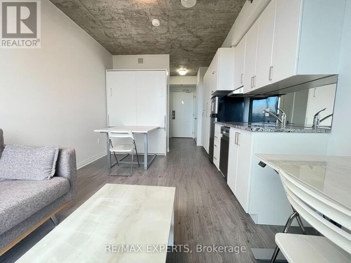 Property Photo:  1900 Simcoe Street 518  ON L1G 4Y3 