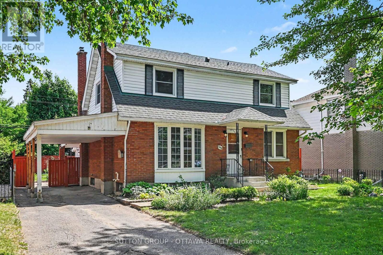 Property Photo:  1156 Emperor Avenue West  ON K1Z 8C2 