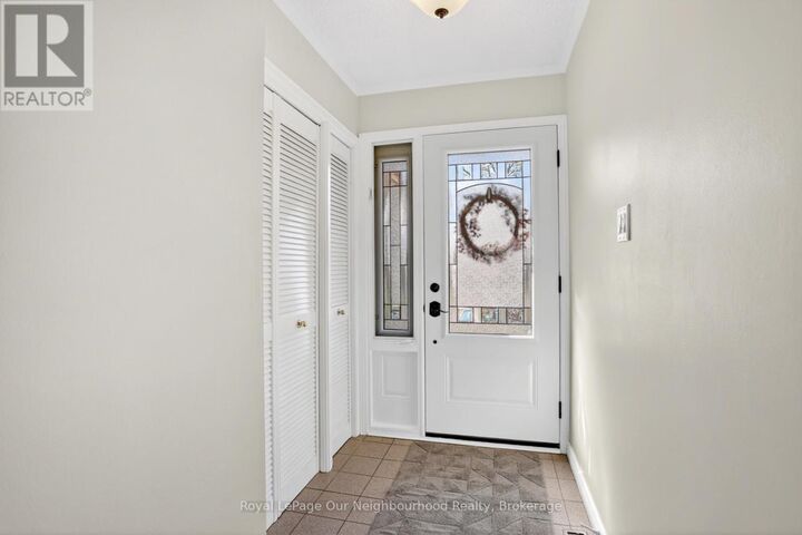 Property Photo:  656 Hillcroft Street  ON L1G 7X6 