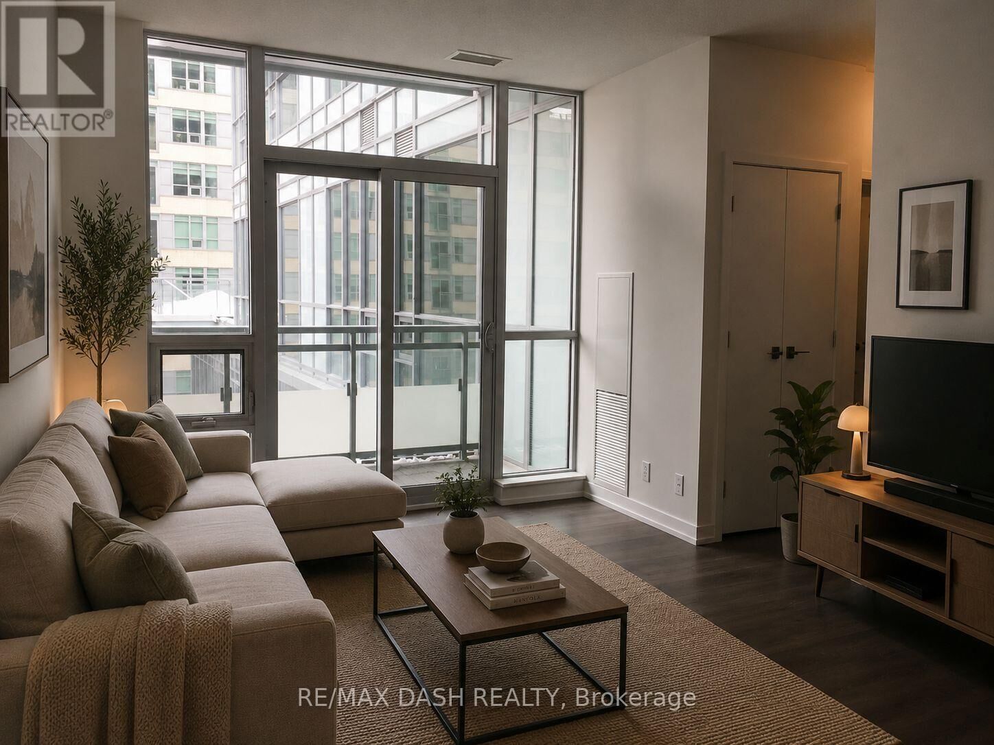 Property Photo:  89 Dunfield Avenue  ON M4S 0A4 