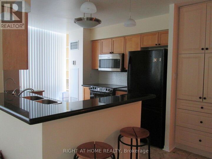 Photo de la propriété: 233 Beecroft Road 111 ON M2N 6Z9