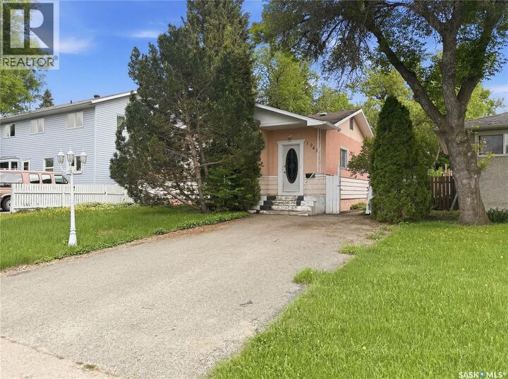 Property Photo: 1041 3rd Street E SK S6V 0J4