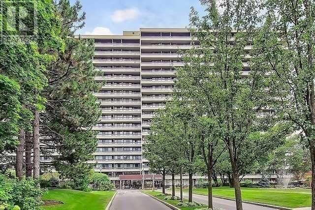 Property Photo:  8111 Yonge Street 1010  ON L3T 4V9 