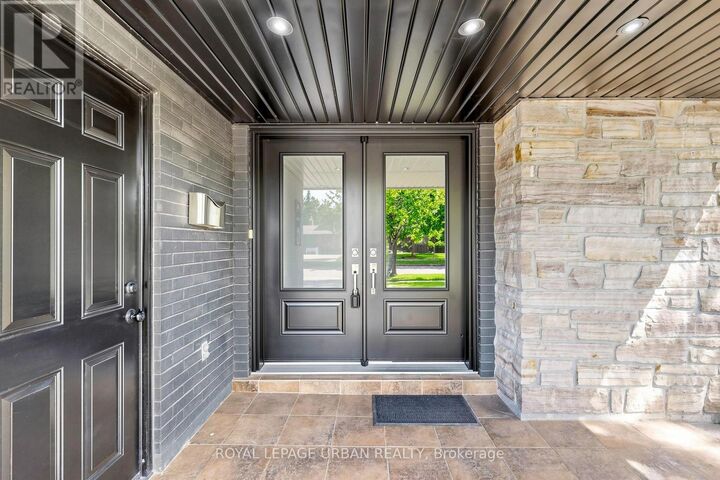 Property Photo:  11 Caronridge Crescent  ON M1W 1L1 