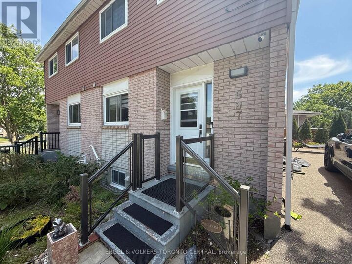 Property Photo:  687 College Avenue West  ON N1G 2Y2 