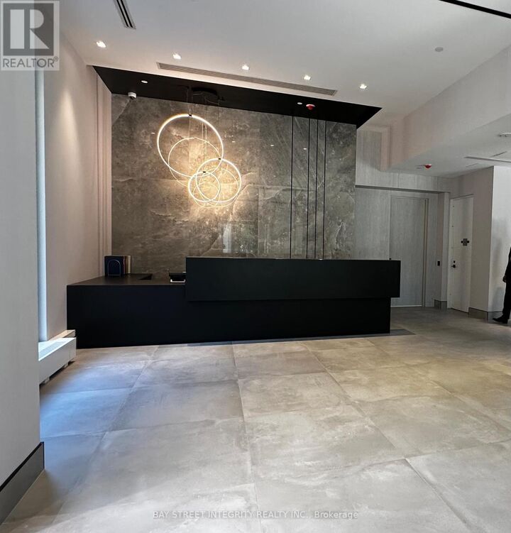 Property Photo:  609 Sherbourne Street 802  ON M4X 0A4 