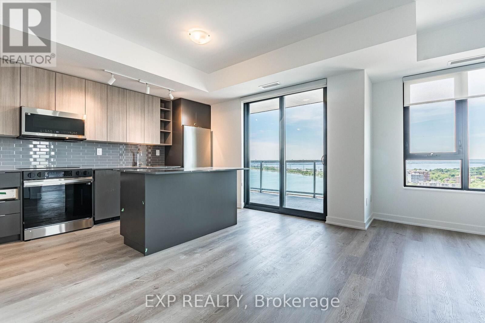 Property Photo:  2075 Lakeshore Road 2507  ON L7R 1E2 