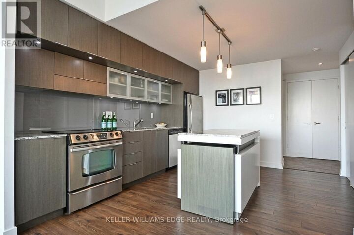 Property Photo:  110 Charles Street East 3301  ON M4Y 1T5 