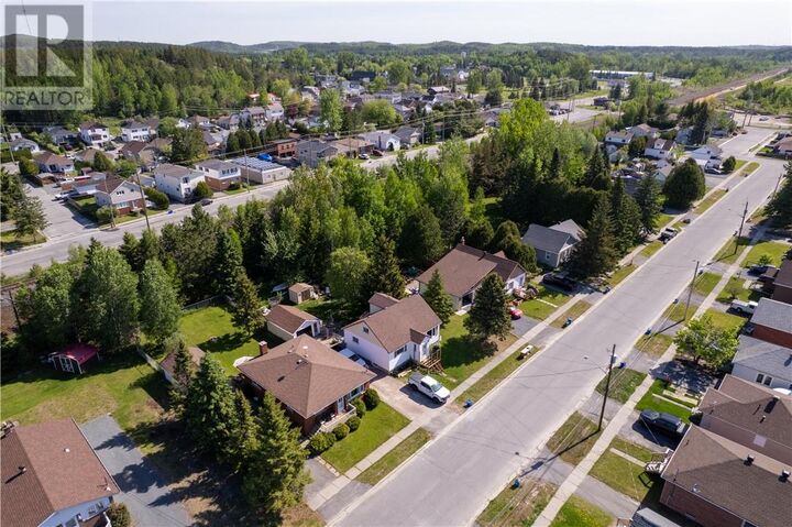 Photo de la propriété:  28 Walter Street  ON P0M 1M0 
