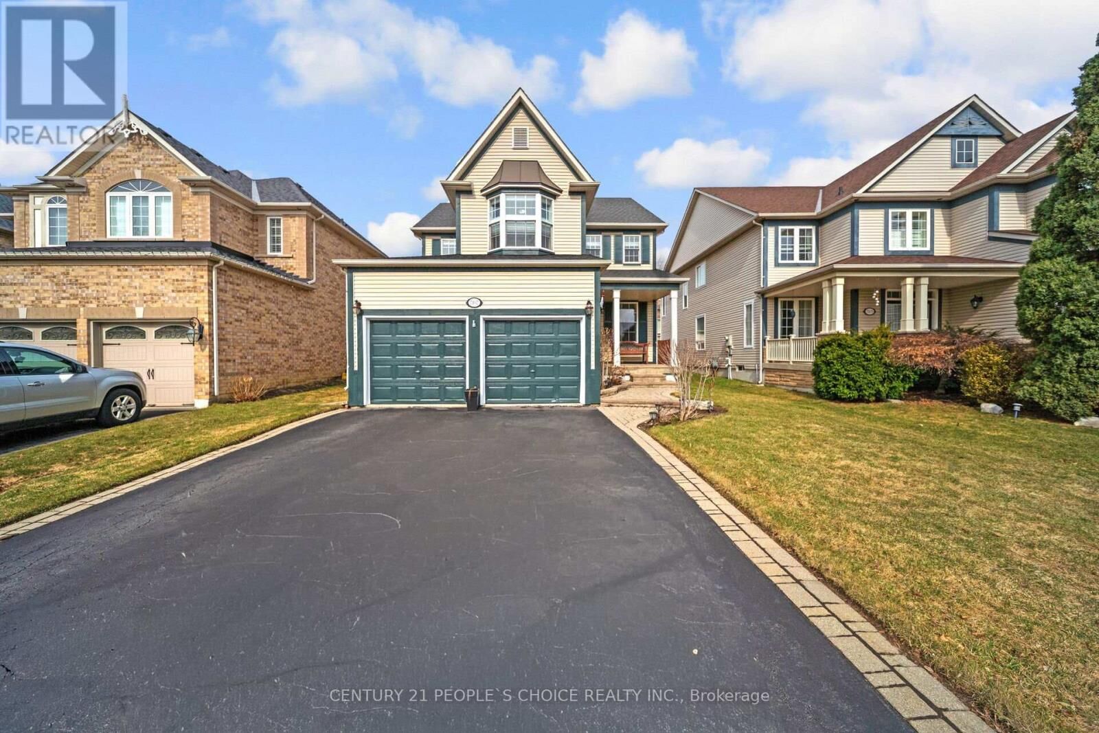 Property Photo: 7107 Appletree Lane ON L5W 1W5