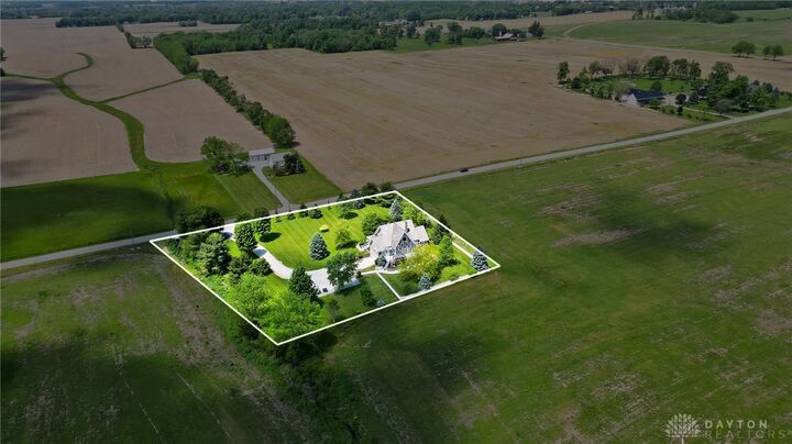 Property Photo: 4380 N River Road OH 45502